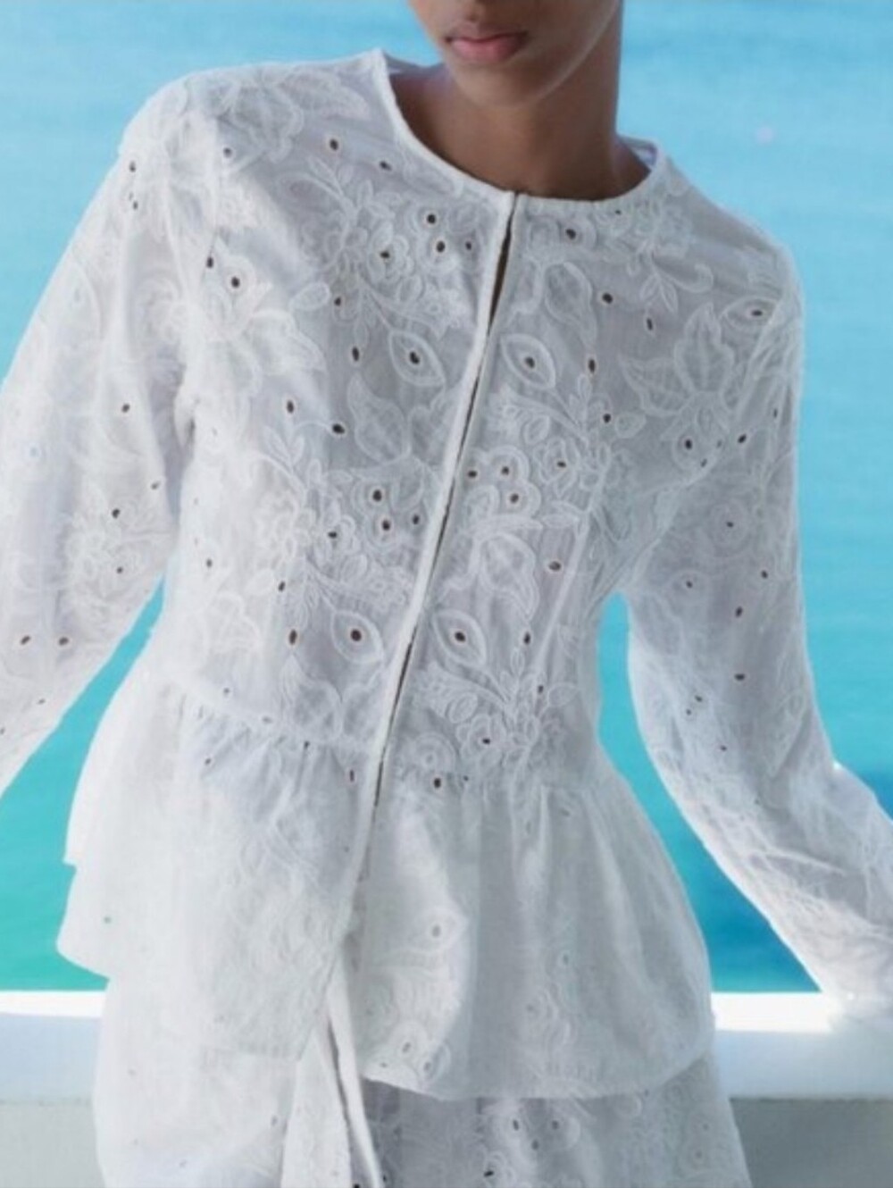 Sz XS NWT ZARA EMBROIDERED PEPLUM BLOUSE Cottom White